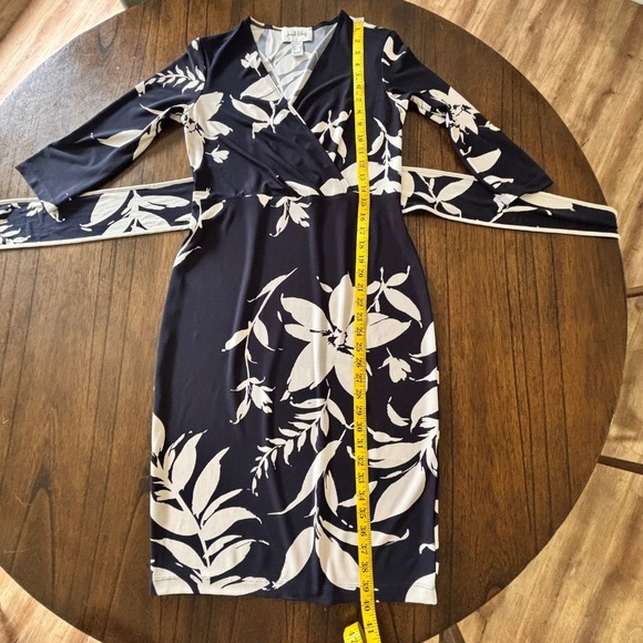 Joseph Ribkoff spring 2024 faux wrap dress with attached belt 3/4 sleeves size 6 - Picture 16 of 16
